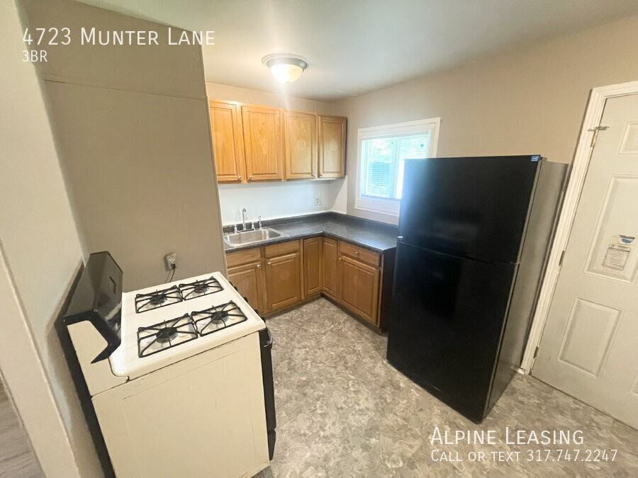 4723 Munter Ln - Photo 3 of 8