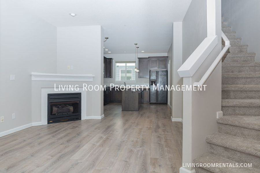1142 Sw 162nd Ave - Photo 3 of 15