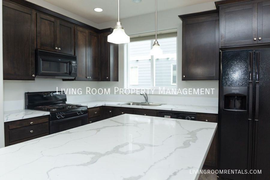 1142 Sw 162nd Ave - Photo 5 of 15