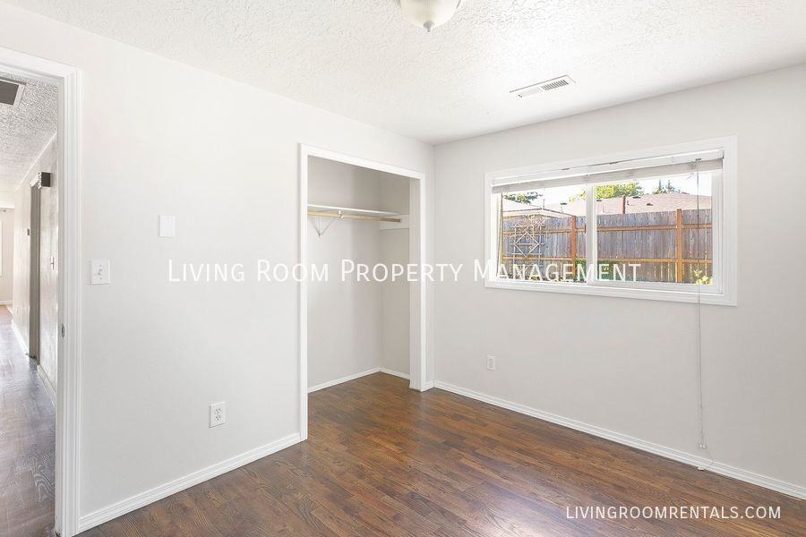 7021 Se 69th Ave - Photo 2 of 14
