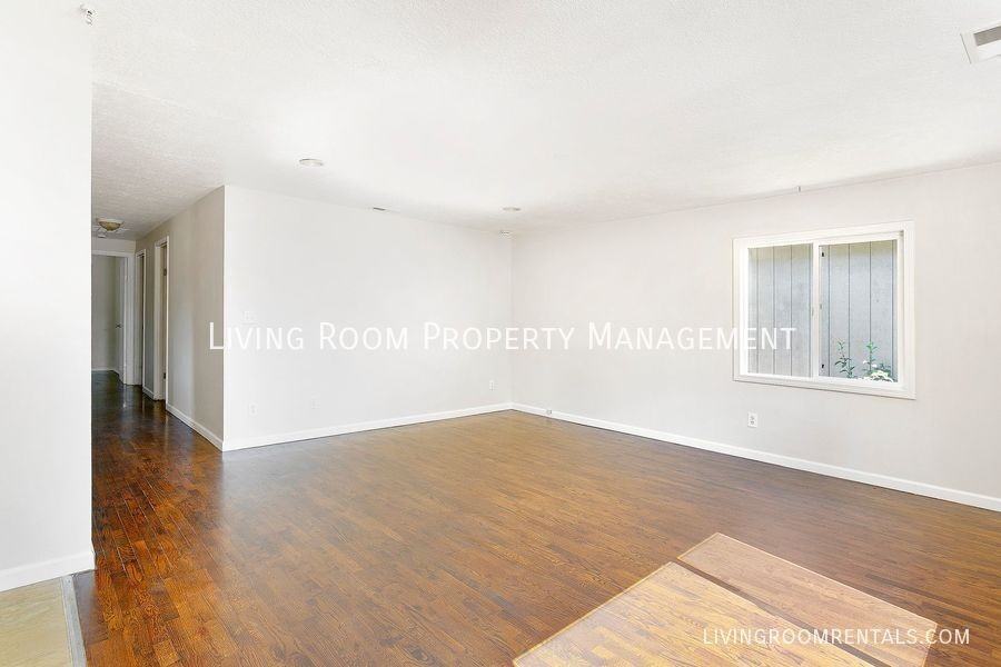 7021 Se 69th Ave - Photo 4 of 14