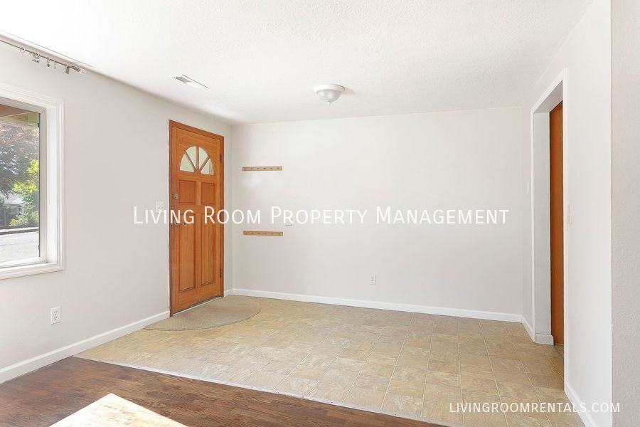 7021 Se 69th Ave - Photo 5 of 14
