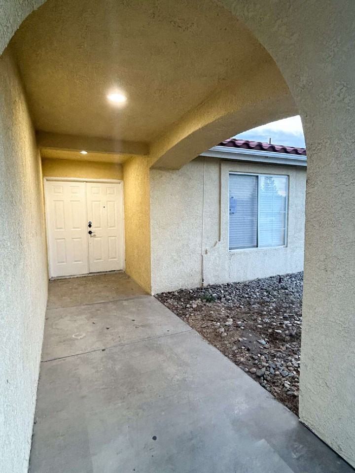 907 Ivy Trae Ln - Photo 4 of 20