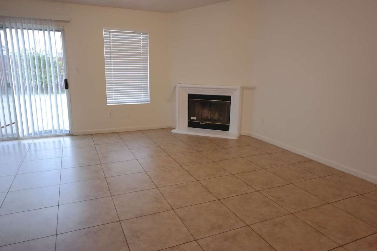 907 Ivy Trae Ln - Photo 7 of 20