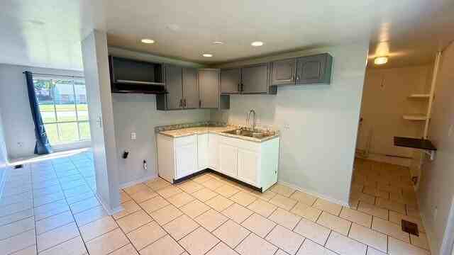 5819 Gateway Dr - Photo 4 of 11