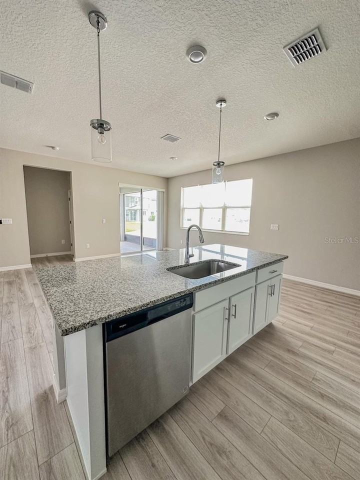 9409 Baraboo Way - Photo 3 of 31