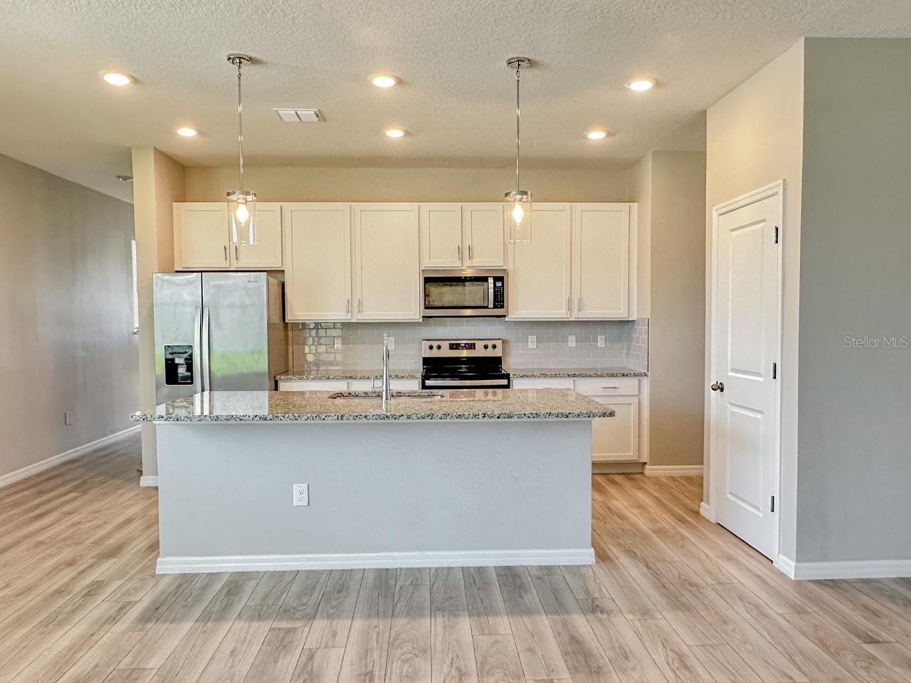 9409 Baraboo Way - Photo 5 of 31