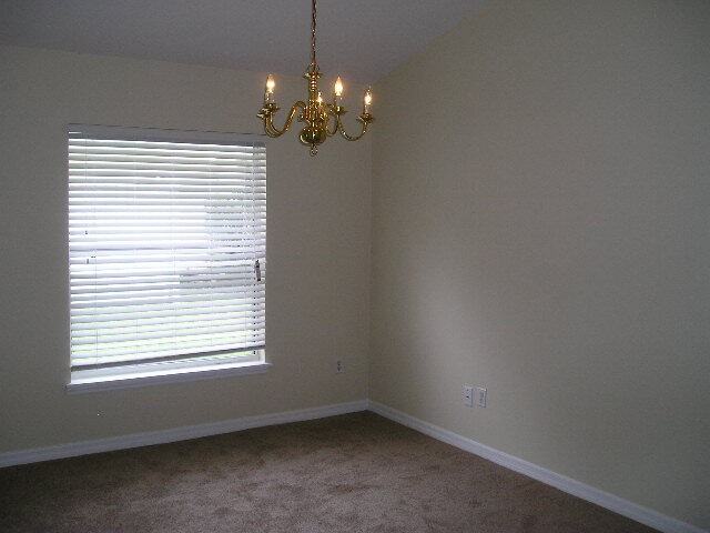 19 Pilgrim Dr - Photo 3 of 12