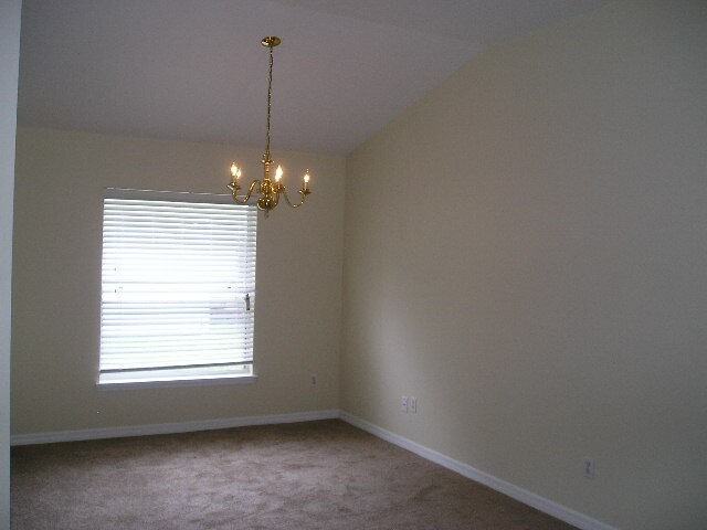 19 Pilgrim Dr - Photo 4 of 12
