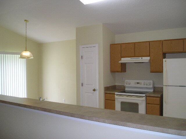 19 Pilgrim Dr - Photo 6 of 12
