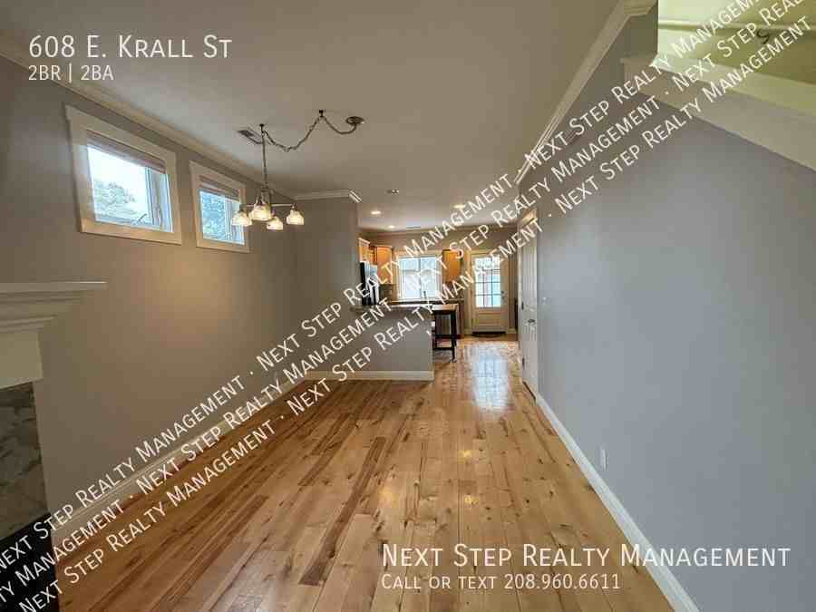 608 E Krall St - Photo 4 of 22