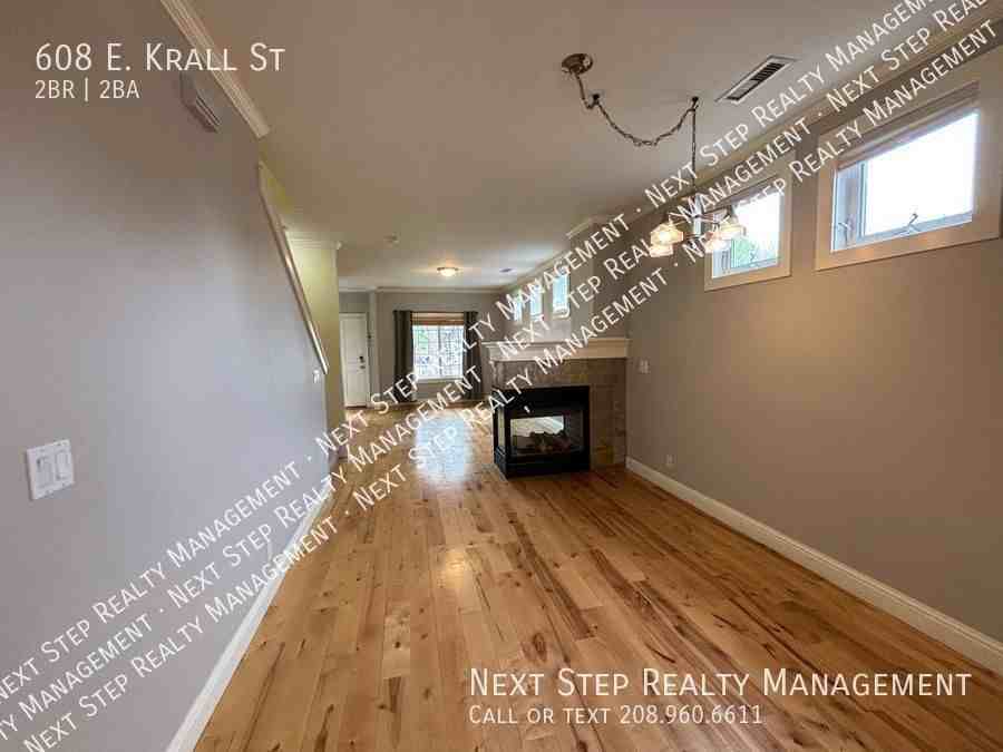 608 E Krall St - Photo 5 of 22
