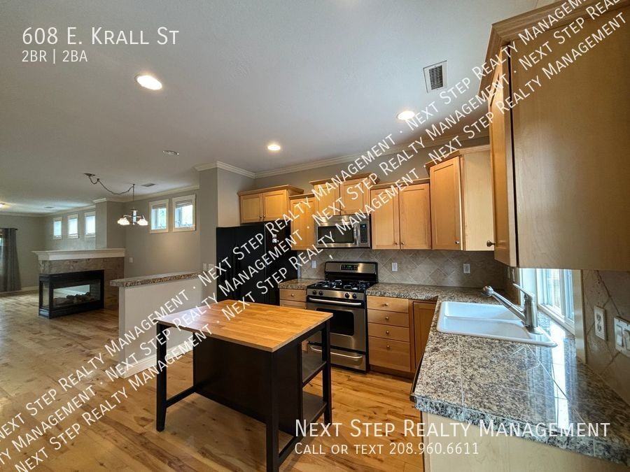 608 E Krall St - Photo 7 of 22