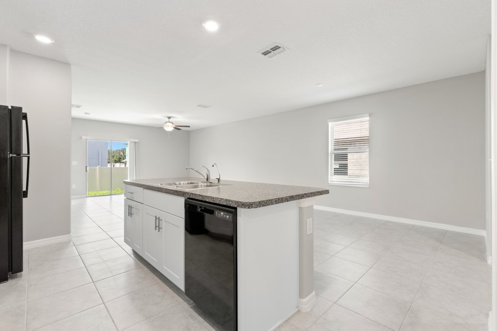 10217 Summer Kiss Ave - Photo 6 of 25