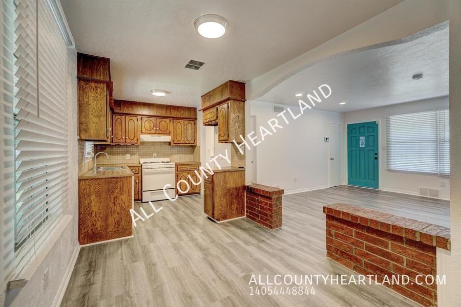 817 Stahl Dr - Photo 5 of 18