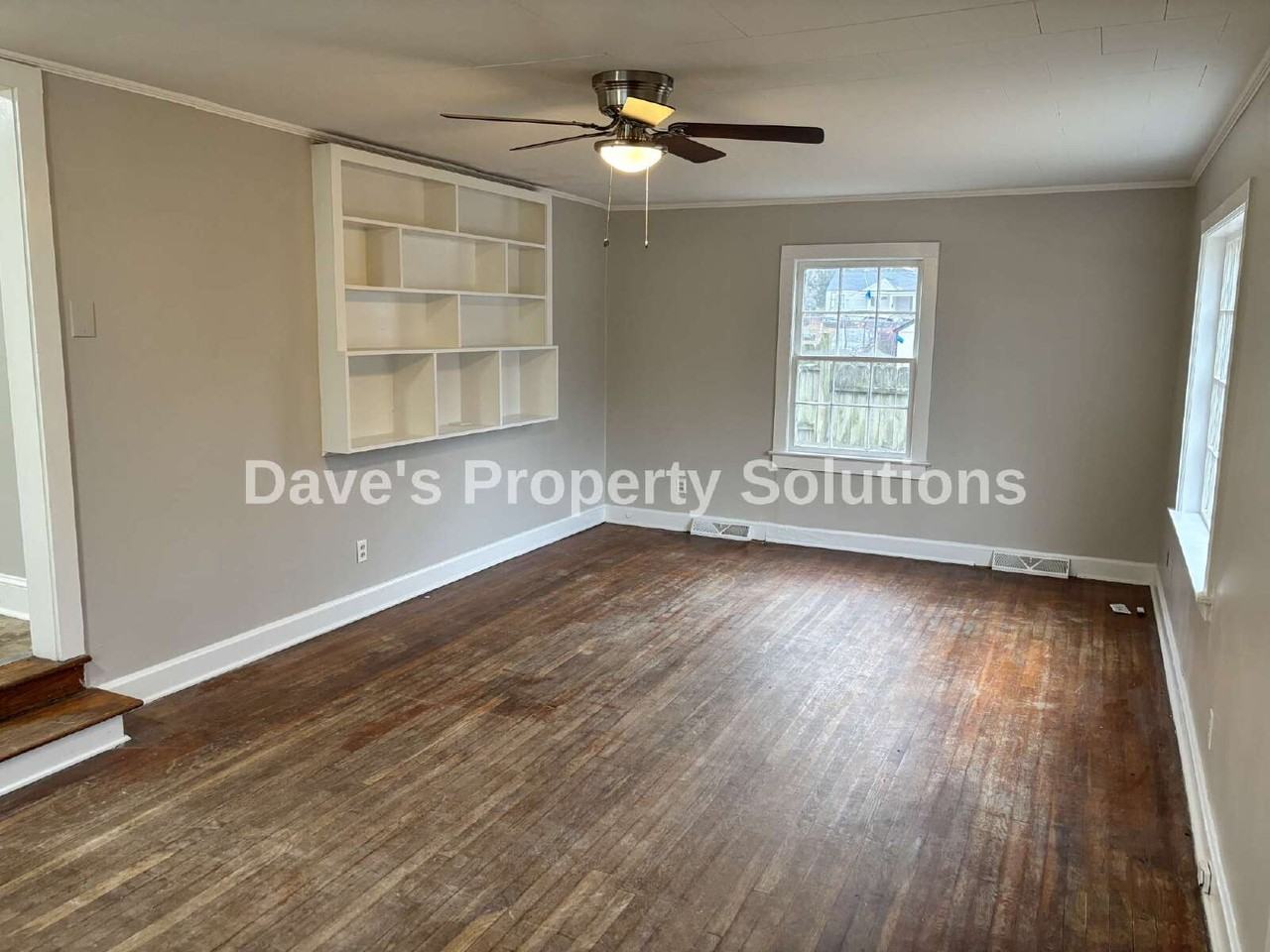 203 Parkwood Ave - Photo 2 of 9