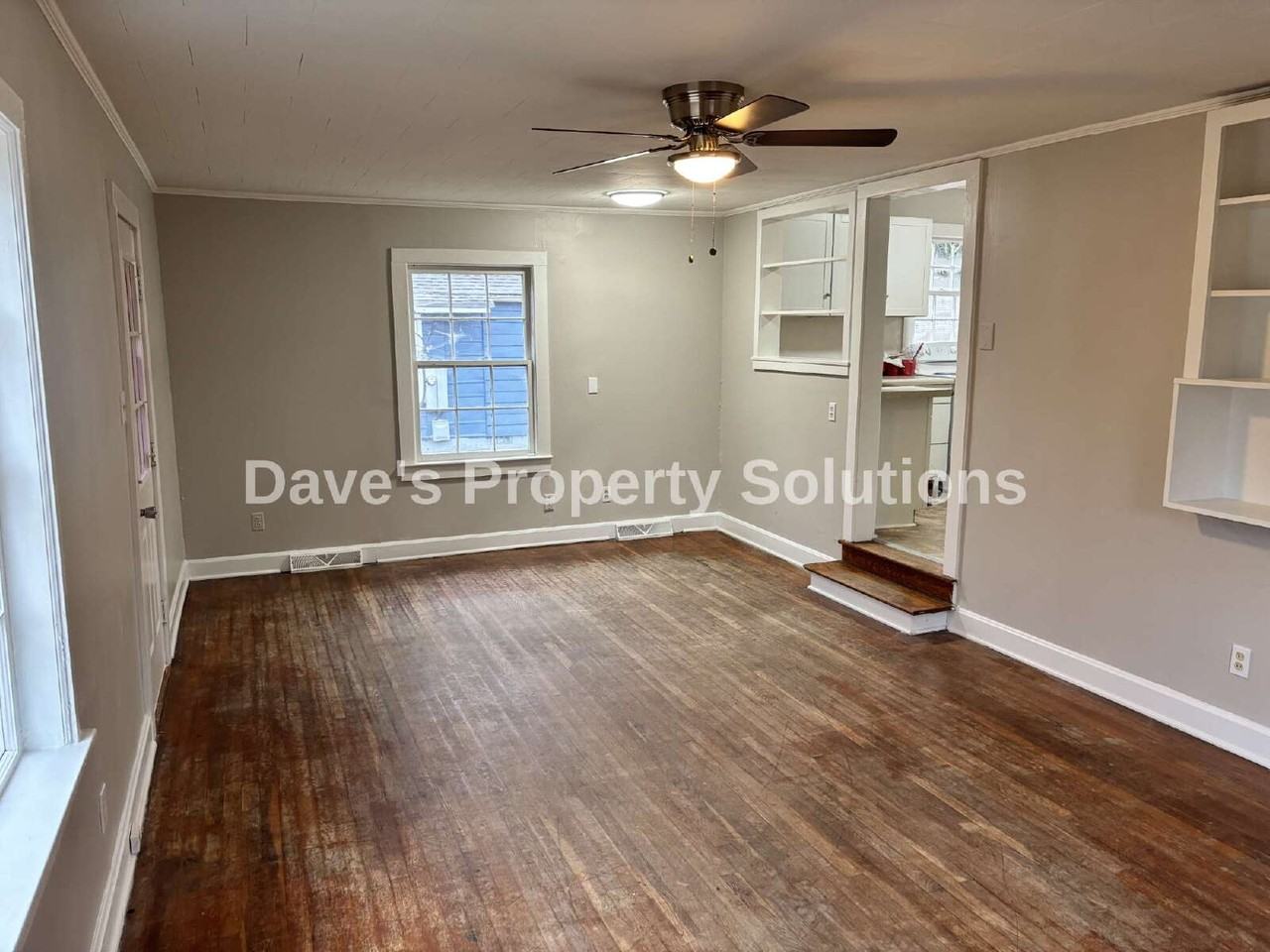 203 Parkwood Ave - Photo 3 of 9