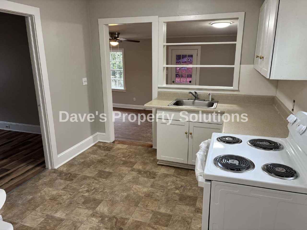 203 Parkwood Ave - Photo 4 of 9