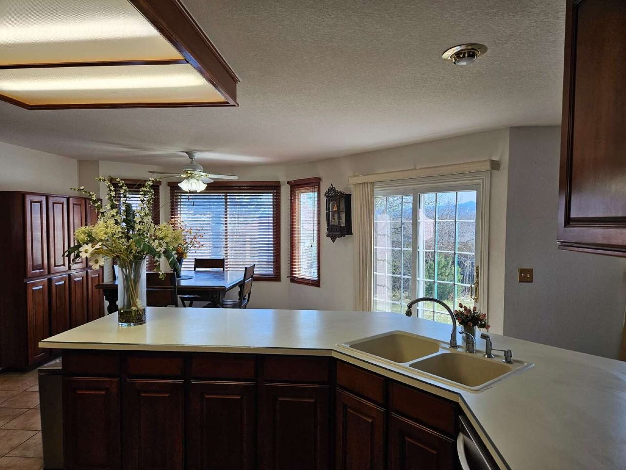8842 W Ida Pl - Photo 6 of 38