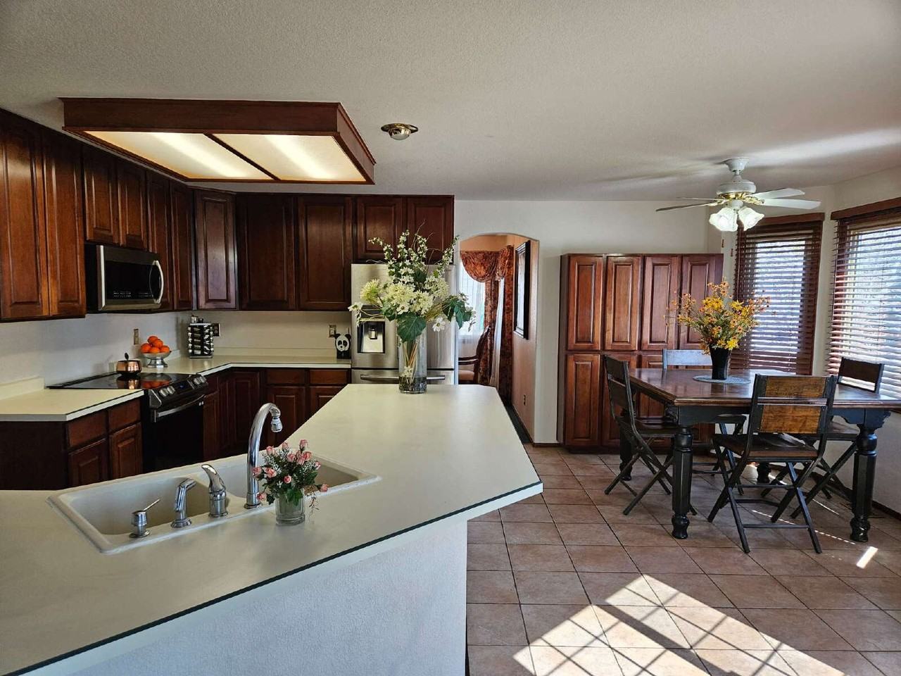 8842 W Ida Pl - Photo 7 of 38