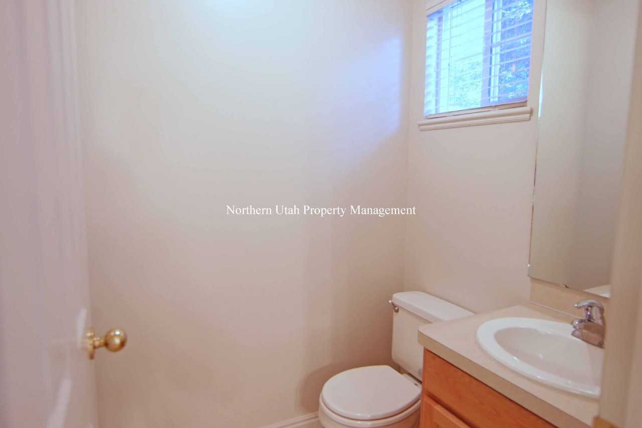 1347 E 6225 S - Photo 7 of 19