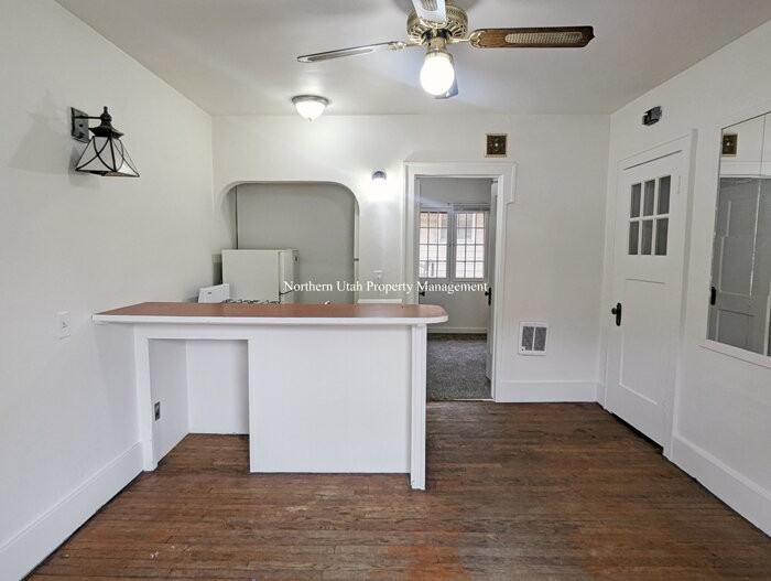 2383 Harrison Blvd Apt B - Photo 2 of 8