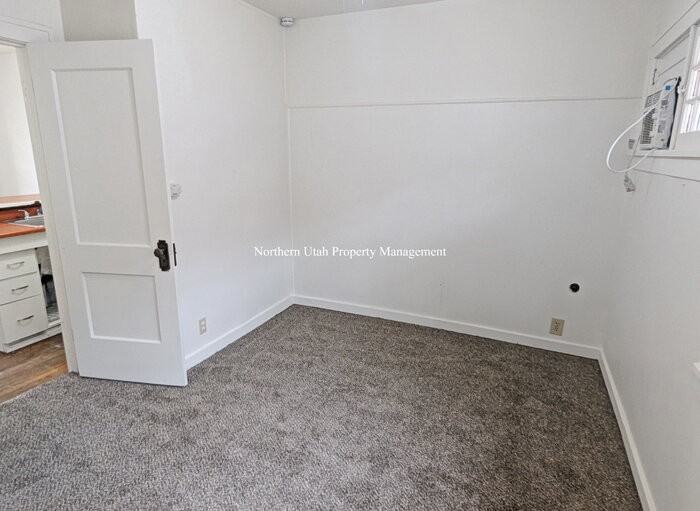 2383 Harrison Blvd Apt B - Photo 6 of 8