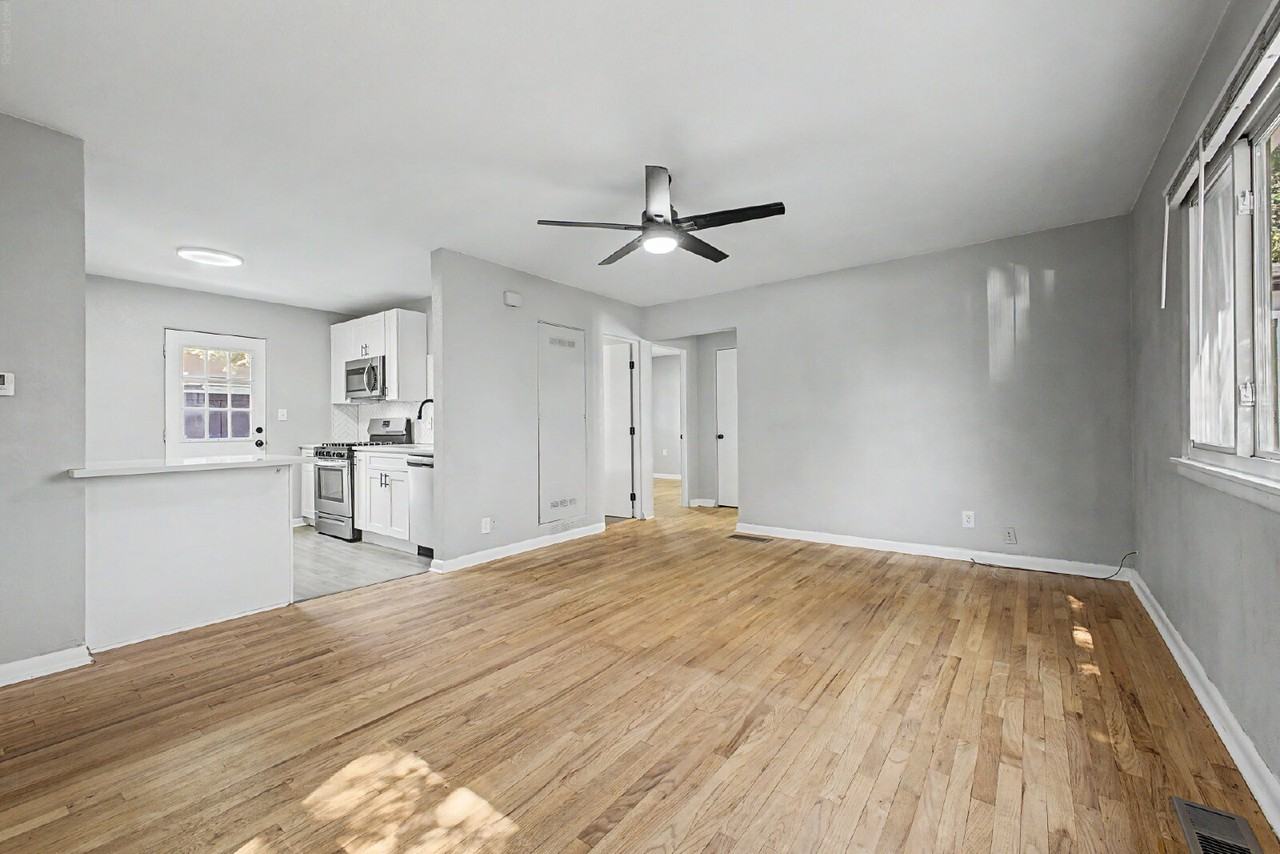 2910 S Delaware St - Photo 5 of 21
