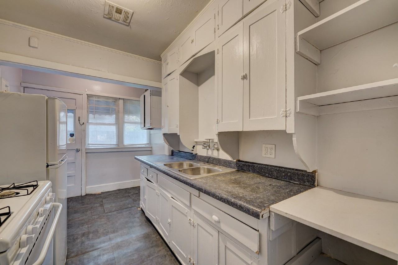 731 S Rockford Ave - Photo 5 of 12