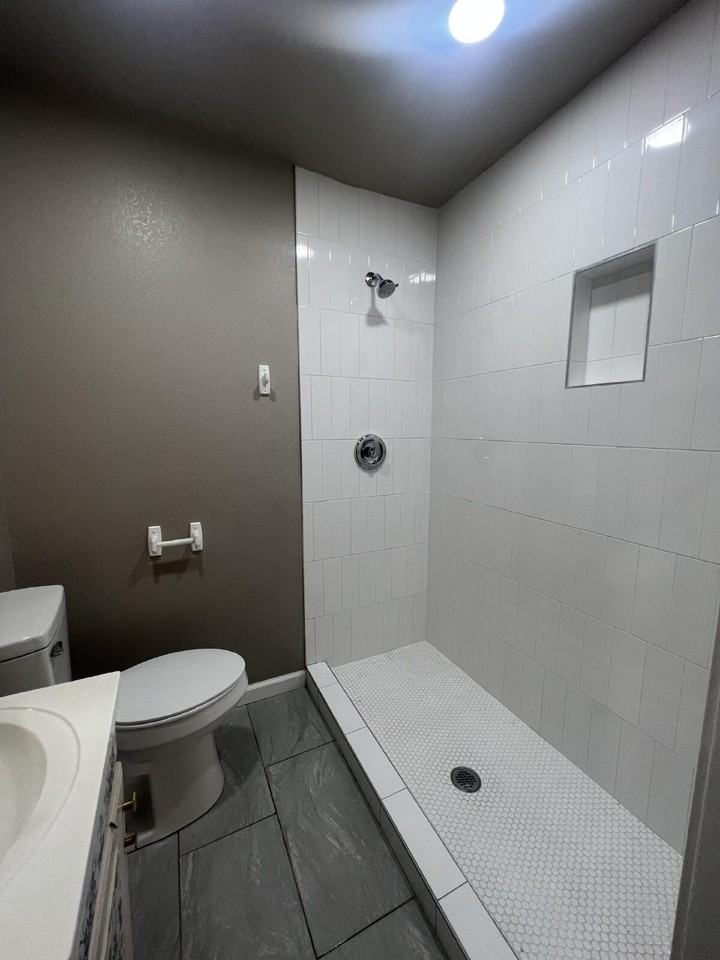 4936 E Haskell Pl - Photo 5 of 17