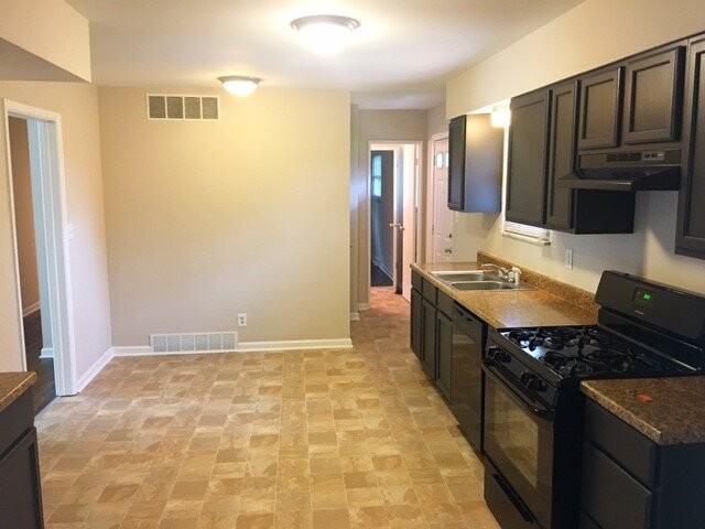 6405 E 52nd St - Photo 5 of 15