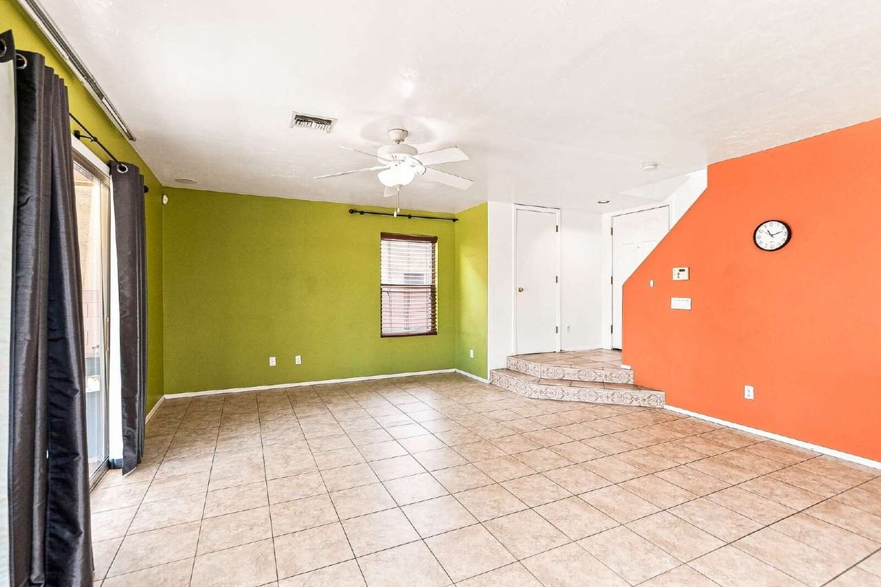 2426 W Silverbell Tree Dr - Photo 3 of 20