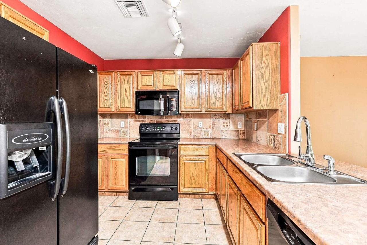 2426 W Silverbell Tree Dr - Photo 5 of 20