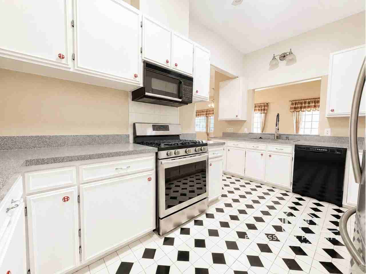 14181 E 49th Ln - Photo 5 of 29