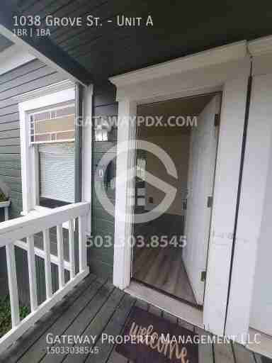1038 Grove St #A - Photo 2 of 12