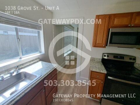 1038 Grove St #A - Photo 7 of 12