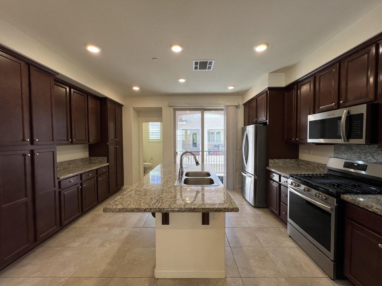 2762 Ferrara Cir