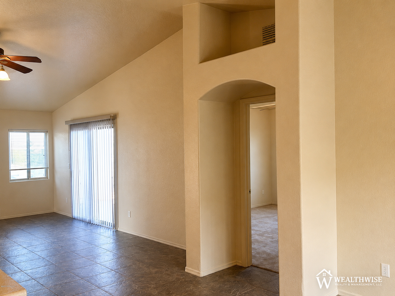 8386 S Lost Mountain Rd - Photo 4 of 10