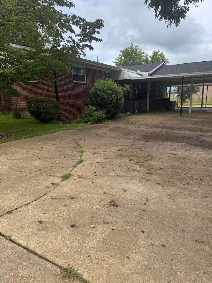 61 Rains Ave - Photo 3 of 13