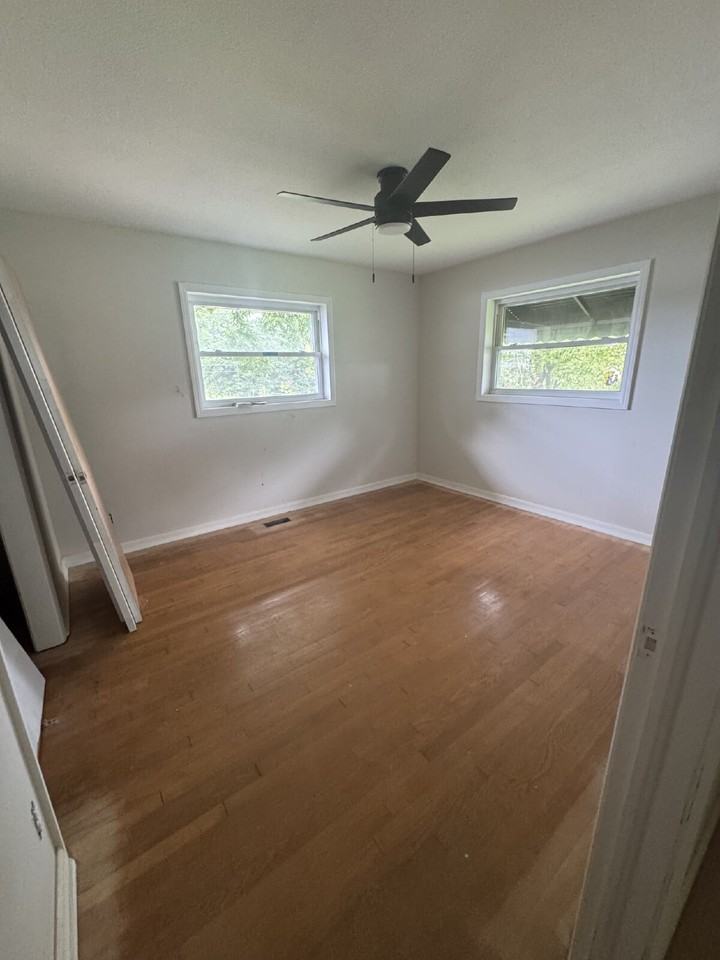 61 Rains Ave - Photo 6 of 13