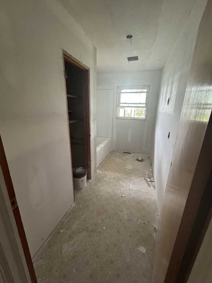 61 Rains Ave - Photo 7 of 13