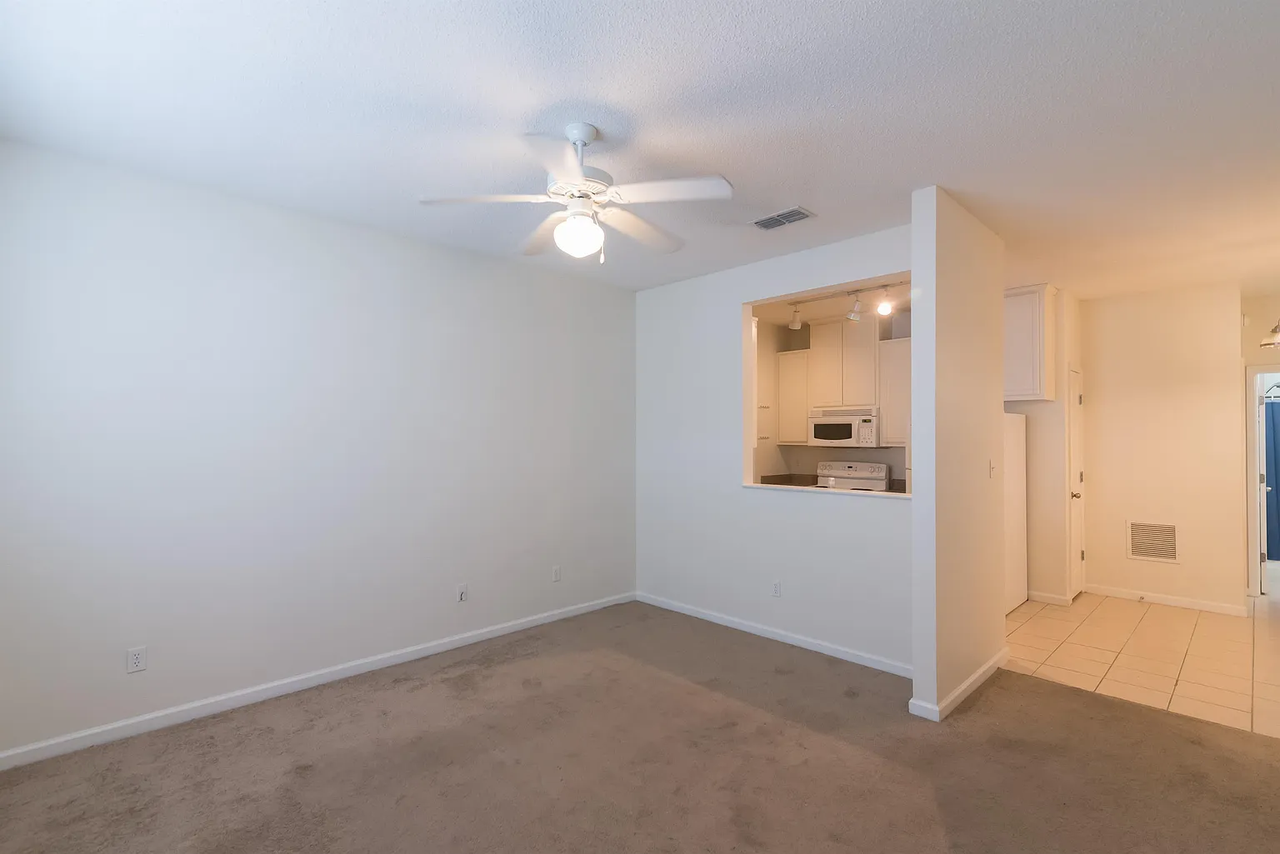 1660 Corey Wood Cir - Photo 2 of 19