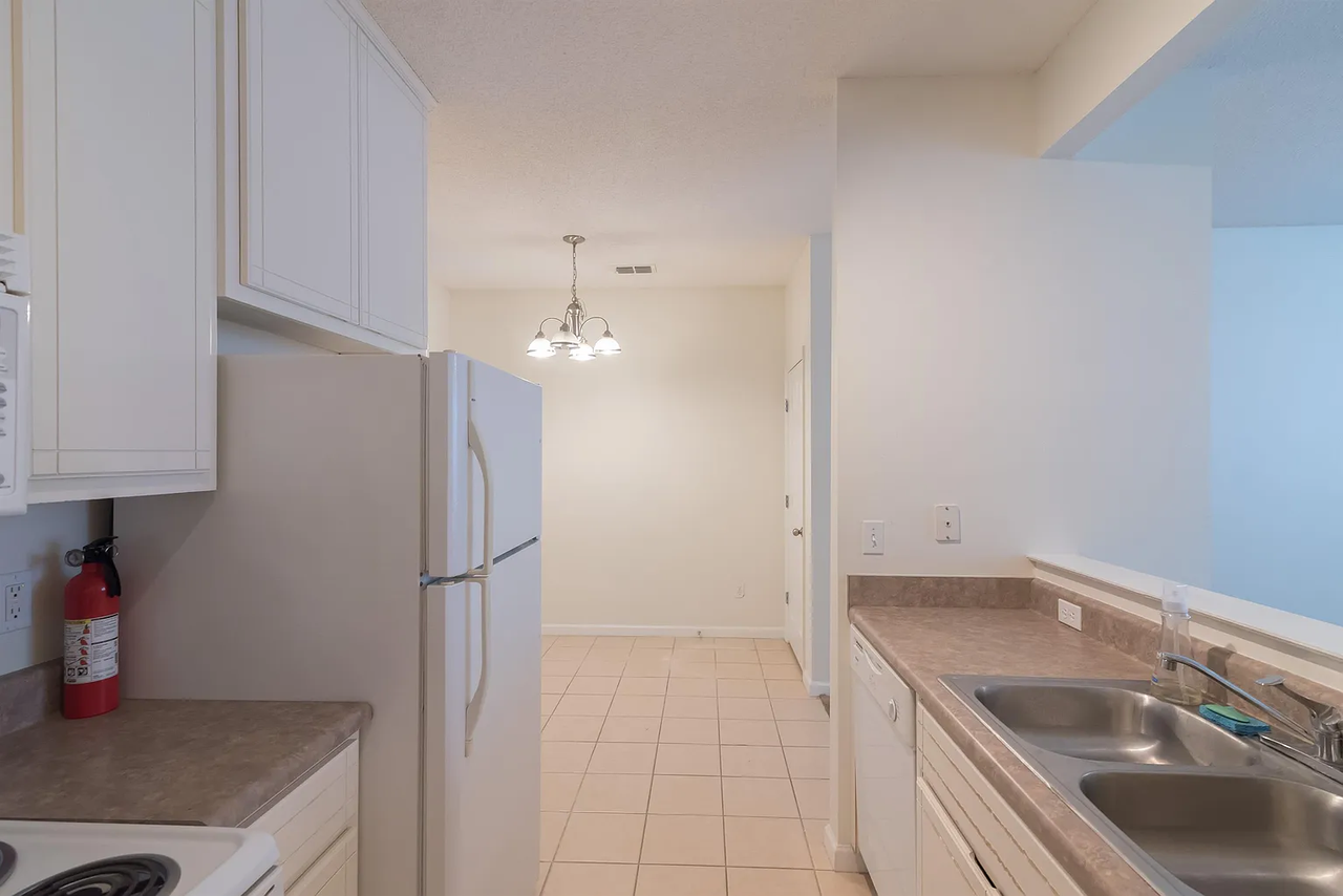 1660 Corey Wood Cir - Photo 3 of 19