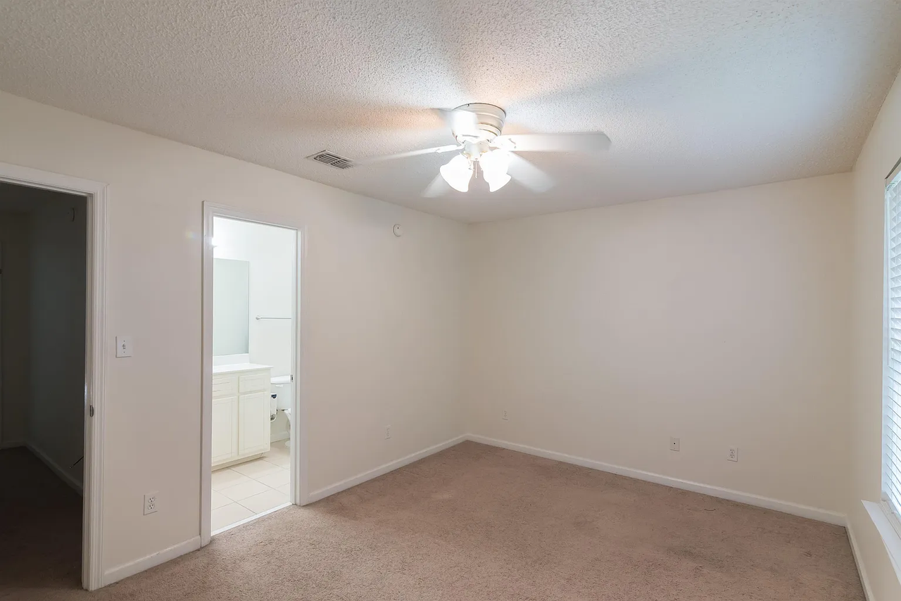 1660 Corey Wood Cir - Photo 6 of 19