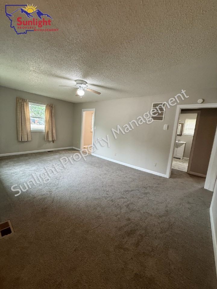 19 4th Ave - Photo 3 of 10
