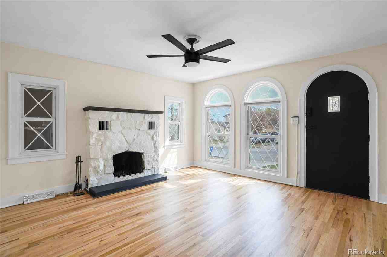545 Ingalls St - Photo 2 of 19