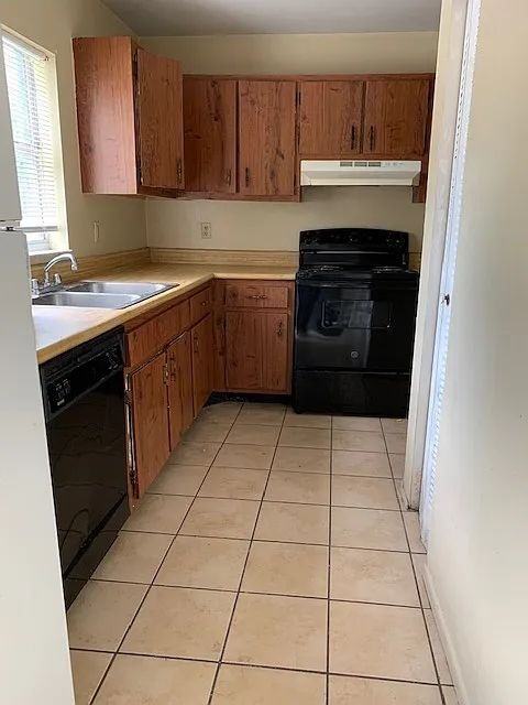 6117 Sw 12th Pl - Photo 7 of 8