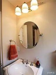 6052 Childress Ave - Photo 3 of 32