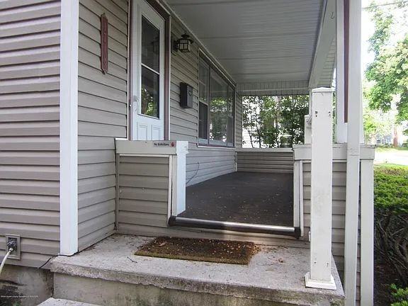 5970 Bishops Pl - Photo 3 of 20