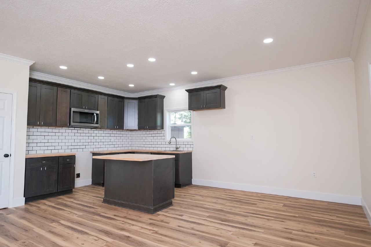 2915 Sidonia Rd - Photo 5 of 23